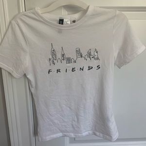 FRIENDS xs white t-shirt